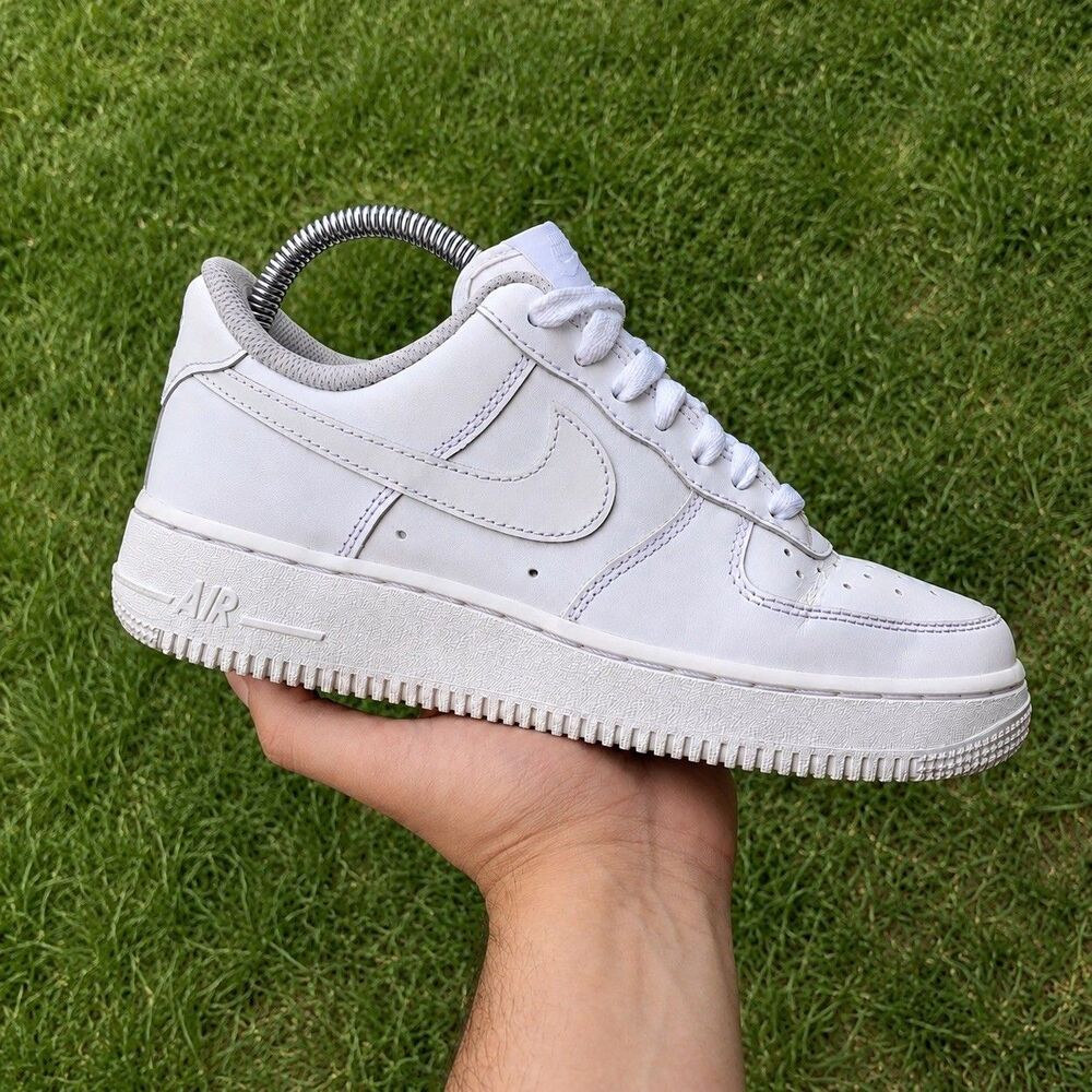 Nike Air Force 1 '07 Shoes Womens Size 7 .5 White Leather Sneakers DD8959-100
